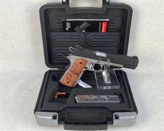 Mfg - Sig Sauer 1911 TTT
Model - .45 Auto
Barrel - 5"
Capacity - 8
Magazines - 3
Type - Pistol
Located in Chattanooga, TN
Condition - 1 - New
This lot contains a Sig Sauer 1911 TTT chambered in .45 Auto. Comes with three 8 round magazines and Tritium night sights installed.