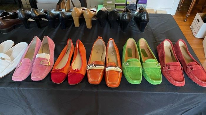 Ferragamo, Tod's, Cole Haan, Nine West, Chanel, Prada, Gucci, Coach, Vaneli, Enzo, Talbots, SAS, Anne Klein, Amalfi, Claiborne, Kate Spade, Via Spiga, Bass, Indigo. Mostly size Women's 10-11-12. Thousands of Pairs. Leather Jackets and Furs