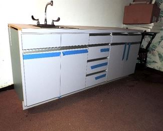 CABINET WITH SINK