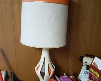 Great MCM lamp color