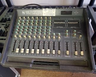 EV 100M Powered Mixer