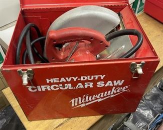 Milwaukee Heavy-Duty Circular Saw