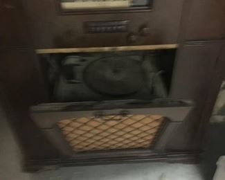 pull out turntable of Firestone record player/radio