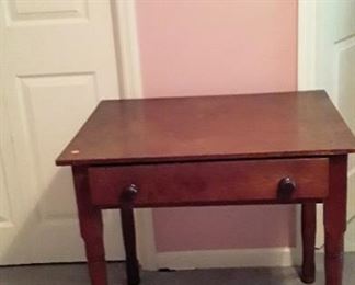 Antique small desk table with one drawer. Very nice size.
