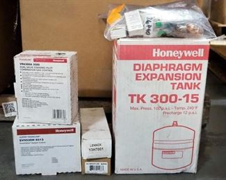 Fan Limit Switches, Flame Sensors, Fuse Holder, Gas Valves, Dual Valve Stand Pilot, And Diaphragm Expansion Tank, See Descrip And Images For Details