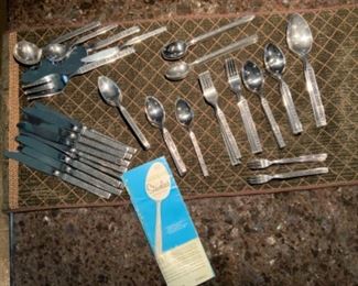94 Piece Flatware Set-Gorham “Hacienda”