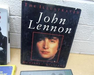 Book "the illustrated John Lennon" Geoffrey Jiuliano