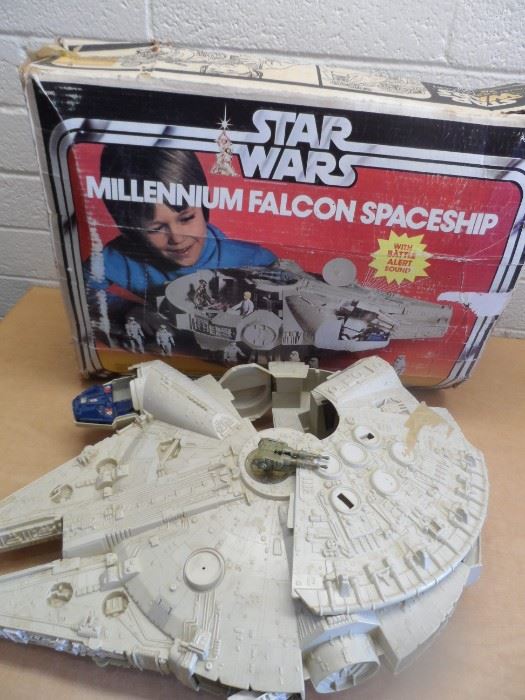 Collectible Star Wars Millennium Falcon Spaceship