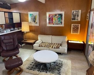 Ms. Von Euer’s home since 1962 is filled with her and Harriet’s wonderful art and mid-century furnishings.