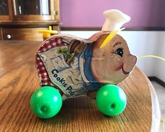Vintage Fisher-Price "Cookie Pig" toy 2/2