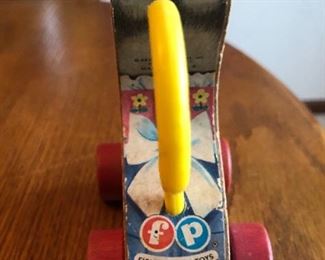 Vintage Fisher-Price "Merry Mousewife" toy 2/2