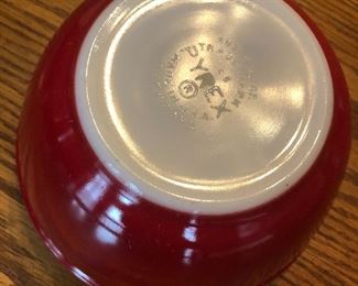 Red Pyrex glass bowls 2/2