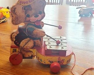 Vintage Fisher-Price "Fido Zilo" toy 1/2