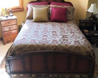 Vintage queen bed