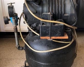 Vintage Air Compressor 1/2