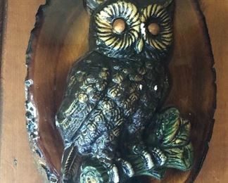 Lots of Owl Wall Decor! 7/8