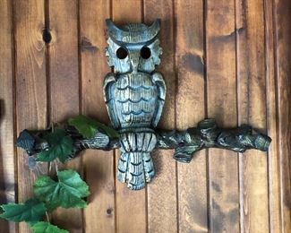 Lots of Owl Wall Decor! 8/8
