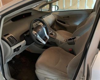 2013 Prius Hatchback Miles 84,686 ( located in Kenmore)&nbsp;