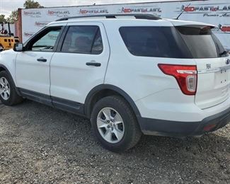200	

2013 Ford Explorer
Year: 2013
Make: Ford
Model: Explorer
Vehicle Type: Multipurpose Vehicle (MPV)
Mileage: 117,682 Plate:
Body Type: 4 Door Wagon
Trim Level: Base
Drive Line: 4WD
Engine Type: V6, 3.5L
Fuel Type: Gasoline
Horsepower:
Transmission:
VIN #:1FM5K8B85DGS15982

Features and Notes: Power windows, power door locks and ice cold ac.