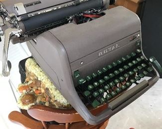 Vintage Royal  Typewriter