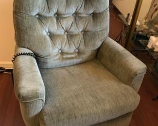 Small frame lift chair