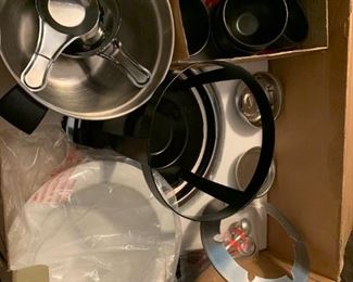 #52	3 n 1 Lazy Susan Fondue Set	 $25.00 
