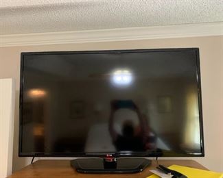 #64	LG Flat Screen 42" 42LN5300	 $100.00 
