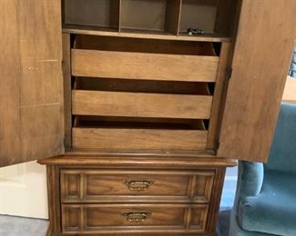 #65	Bachelors Chest w/2 doors w/2 drawers - Broyhill  39Wx19Dx61T	 $125.00 
