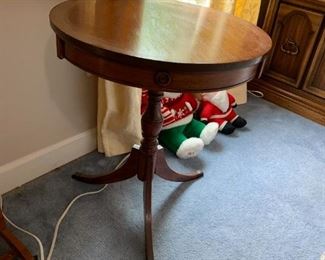 #69	Pedestal  Table 22x26	 $45.00 
