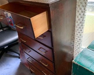 #74	6 Drawer Chest of Drawers (lightweight) 21Wx12Dx42T	 $75.00 
