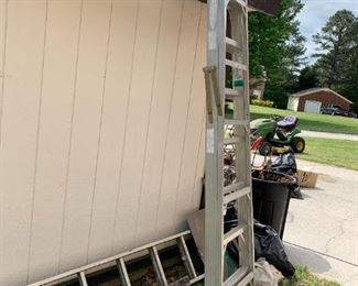 #123	Metal 8' Aluminum Ladder	 $60.00 
