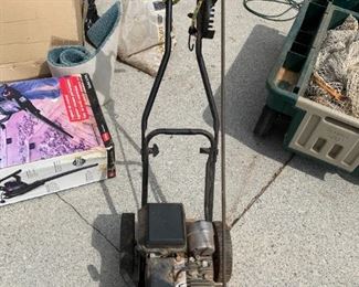 #126	3.5HP Edger Yard Machine 	 $70.00 
