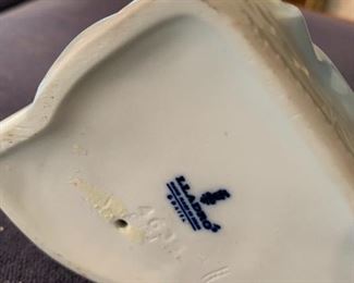 #154	Lloydro statue	 $30.00 
