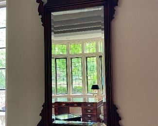 BEAUTIFUL CHIPPENDALE STYLE MIRROR