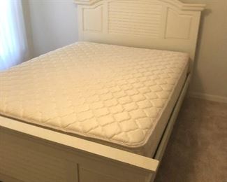 White Queen Sealy Posturepedic Mattress Bed