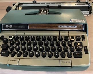 Vintage Electra Smith Corona