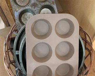Assorted Bakeware