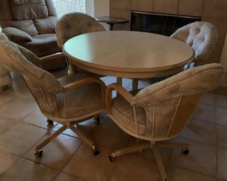 Kitchen Table w 4 Rolling Swivel Chairs
