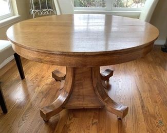 Solid Oak Round Pedestal Dining Table
