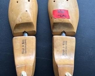 Wooden shoe molds
