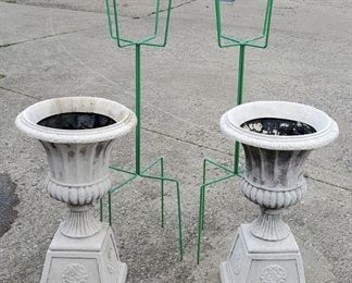 Urns Plant Stands