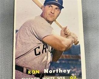 Lot 039
1957 Topps Ron Northey Card