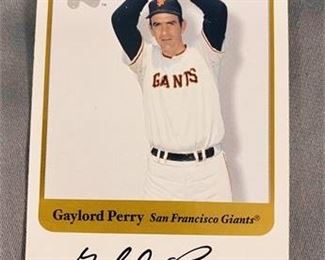 Lot 189
Autographed 2001 Fleer Gaylord Perry Card