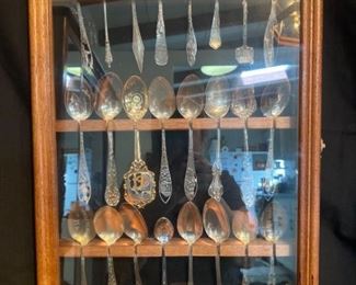 017Dr Teaspoon Collection With Display Case