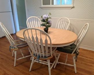 Wood dining set: 5 chairs