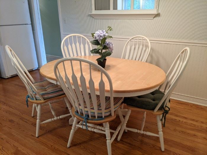 Wood dining set: 5 chairs