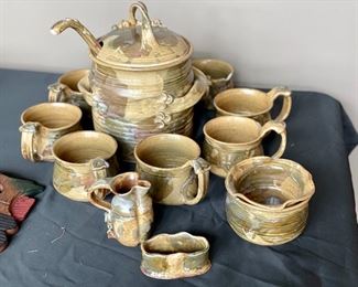 TN pottery Chili pot and accessories