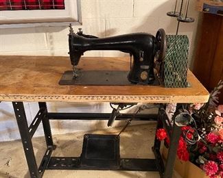 Singer 16-188 Classic Industrial Upholstery Sewing Machine with base