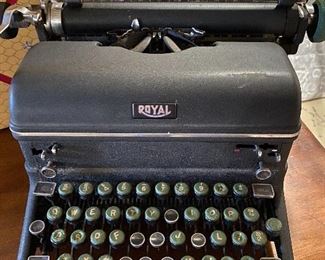 VINTAGE Royal Quiet Deluxe Portable Manual Typewriter