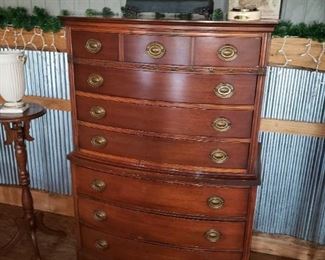 GORGEOUS CHEST OF DRAWERS